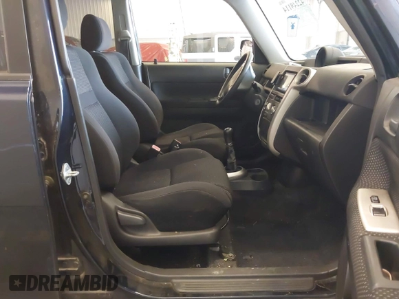 2005 Scion xB z VIN JTLKT334354023177, wystawiony jako IAAI lot #42248114 z przebiegiem 146 412 mil mil oraz . Historia ofert i sprzedaży dostępna na DreamBid. Obrazek 5.