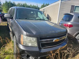 2010 Chevrolet Suburban LS with VIN 1GNUKHE32AR291666, listed as a IAAI auction lot 41886401 with 1 mi miles. Bid and sale history available at carsss.com. Image 1.