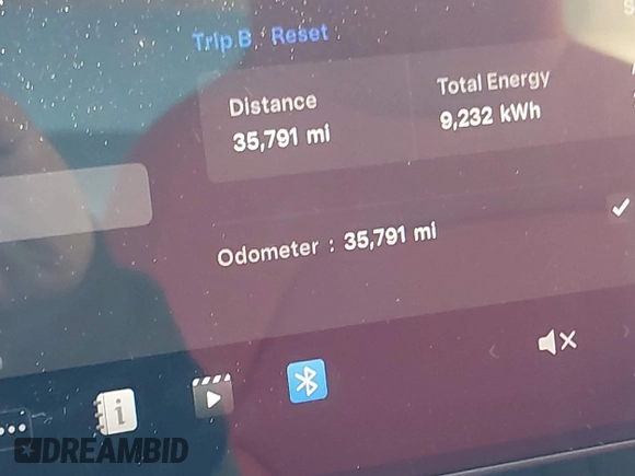 2024 Tesla Model 3 z VIN 5YJ3E1EA8RF728301, wystawiony jako IAAI lot #41865709 z przebiegiem 35 791 mil mil oraz . Historia ofert i sprzedaży dostępna na DreamBid. Obrazek 14.