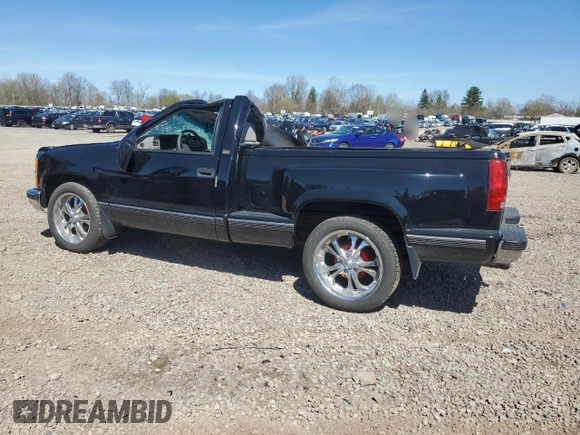 1996 Chevrolet Silverado 1500 with VIN 1GCEC14R3TZ136733, listed as a Copart auction lot 54384725 with 113,939 mi miles and Salvage Title. Bid and sale history available at DreamBid. Image 2.
