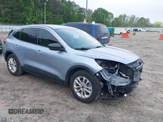 2022 Ford Escape SE z VIN 1FMCU0G61NUB15746, wystawiony jako IAAI lot #42107667 z przebiegiem 29 000 mil mil oraz . Historia ofert i sprzedaży dostępna na DreamBid. Obrazek 1.