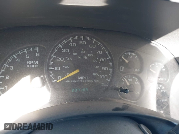 2000 Chevrolet Silverado 1500 LS with VIN 2GCEK19T6Y1352454, listed as a IAAI auction lot 41464394 with 207,109 mi miles. Bid and sale history available at carsss.com. Image 7.