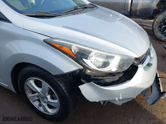 2015 Hyundai Elantra SE with VIN 5NPDH4AE9FH567797, listed as a IAAI auction lot 41175638 with 100,029 mi miles. Bid and sale history available at carsss.com. Image 6.