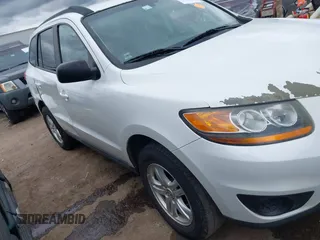 2010 Hyundai Santa Fe GLS z VIN 5NMSG3AB1AH346758, wystawiony jako IAAI lot #42352850 z przebiegiem 179 664 mil mil oraz . Historia ofert i sprzedaży dostępna na DreamBid. Obrazek 13.