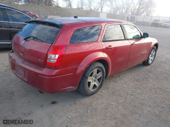2005 Dodge Magnum SE with VIN 2D4FV48VX5H562089, listed as a IAAI auction lot 41881570 with 154,732 mi miles. Bid and sale history available at carsss.com. Image 4.
