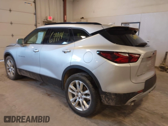 2019 Chevrolet Blazer z VIN 3GNKBHRS0KS667854, wystawiony jako IAAI lot #41964444 z przebiegiem 55 041 mil mil oraz . Historia ofert i sprzedaży dostępna na DreamBid. Obrazek 3.