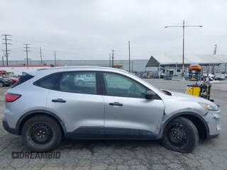 2020 Ford Escape S с VIN 1FMCU0F67LUB91776, выставлен на аукционе IAAI как лот 42386274 с пробегом 64 497 миль миль и . История ставок и продаж доступна на DreamBid. Изображение 14.