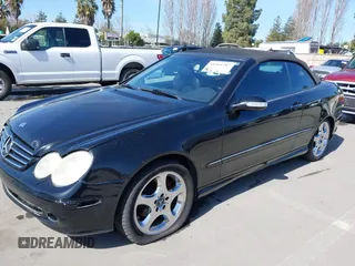2004 Mercedes-Benz CLK 500 z VIN WDBTK75G14T013879, wystawiony jako IAAI lot #41964787 z przebiegiem 114 444 mil mil oraz . Historia ofert i sprzedaży dostępna na DreamBid. Obrazek 6.