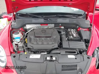 2019 Volkswagen Beetle S с VIN 3VWFD7AT0KM720833, выставлен на аукционе IAAI как лот 40231743 с пробегом 38 227 миль миль и . История ставок и продаж доступна на DreamBid. Изображение 10.