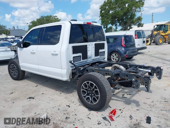 2021 Ford F-150 XL with VIN 1FTEW1EP6MFA68273, listed as a IAAI auction lot 42726285 with 33,989 mi miles and . Bid and sale history available at DreamBid. Image 3.