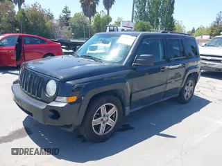 2008 Jeep Patriot Sport with VIN 1J8FF28W58D547405, listed as a IAAI auction lot 42201516 with 130,818 mi miles. Bid and sale history available at carsss.com. Image 2.