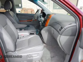 2009 Toyota Sienna XLE with VIN 5TDZK22C29S261516, listed as a IAAI auction lot 41831006 with 147,667 mi miles. Bid and sale history available at carsss.com. Image 5.