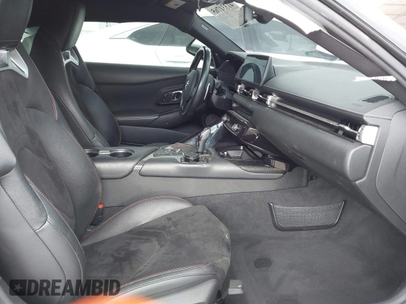 2021 Toyota Supra 2.0 with VIN WZ1DB2C07MW039661, listed as a IAAI auction lot 41331765 with Not provided miles and . Bid and sale history available at DreamBid. Image 5.