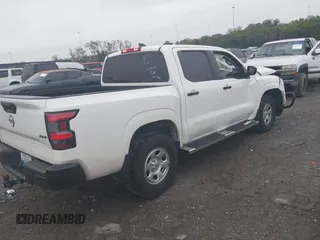 2022 Nissan Frontier Pro-4X z VIN 1N6ED1EK9NN638250, wystawiony jako IAAI lot #40420112 z przebiegiem 39 321 mil mil oraz . Historia ofert i sprzedaży dostępna na DreamBid. Obrazek 4.