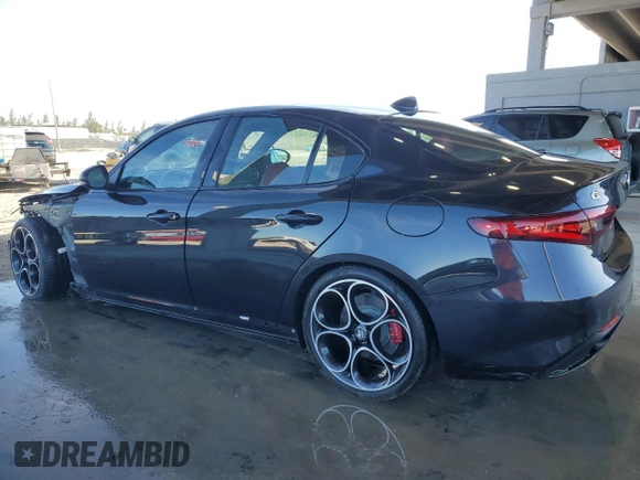 2022 Alfa Romeo Giulia Veloce with VIN ZARFAMBN1N7654274, listed as a Copart auction lot 49275785 with 9,507 mi miles and Salvage Title. Bid and sale history available at carsss.com. Image 2.