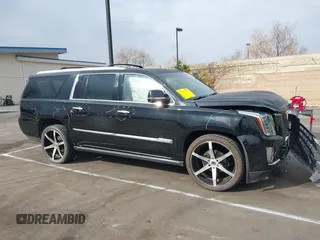 2017 Cadillac Escalade ESV Premium Luxury z VIN 1GYS4JKJ4HR300036, wystawiony jako IAAI lot #41467178 z przebiegiem 132 669 mil mil oraz . Historia ofert i sprzedaży dostępna na DreamBid. Obrazek 14.