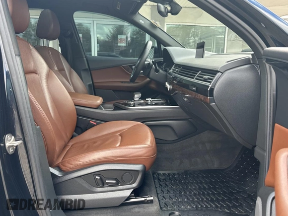 2017 Audi Q7 Premium with VIN WA1AAAF72HD008806, listed as a Copart auction lot 53731285 with 210,608 mi miles and Clean title. Bid and sale history available at DreamBid. Image 5.