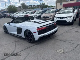 2021 Audi R8 Spyder performance z VIN WUA4BCFX5M7901463, wystawiony jako Copart lot #58416835 z przebiegiem 16 766 mil mil oraz Szkody całkowita. Historia ofert i sprzedaży dostępna na DreamBid. Obrazek 3.