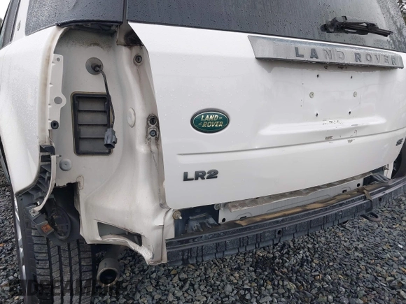 2008 Land Rover LR2 SE with VIN SALFS24N18H012007, listed as a IAAI auction lot 41673342 with 183,988 mi miles and . Bid and sale history available at DreamBid. Image 6.