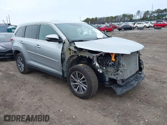 2019 Toyota Highlander SE z VIN 5TDJZRFH8KS727883, wystawiony jako IAAI lot #41882956 z przebiegiem 56 043 mil mil oraz . Historia ofert i sprzedaży dostępna na DreamBid. Obrazek 1.