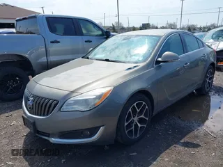 2017 Buick Regal Sport Touring z VIN 2G4GL5EX3H9142137, wystawiony jako IAAI lot #42108430 z przebiegiem 110 505 mil mil oraz . Historia ofert i sprzedaży dostępna na DreamBid. Obrazek 2.