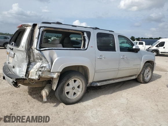 2013 Chevrolet Suburban LT z VIN 1GNSCJE03DR353601, wystawiony jako Copart lot #54927285 z przebiegiem 109 473 mil mil oraz Szkoda całkowita • Salvage title. Historia ofert i sprzedaży dostępna na DreamBid. Obrazek 3.