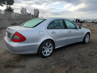2007 Mercedes-Benz E 350 z VIN WDBUF56X47A983043, wystawiony jako Copart lot #42838625 z przebiegiem 127 591 mil mil oraz Szkoda całkowita • Salvage title. Historia ofert i sprzedaży dostępna na DreamBid. Obrazek 3.