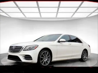 2018 Mercedes-Benz S 560 z VIN WDDUG8DB6JA400XXX, wystawiony jako Copart lot #59248165 z przebiegiem 53 756 mil mil oraz Czysty tytuł • Clean title. Historia ofert i sprzedaży dostępna na DreamBid. Obrazek 2.