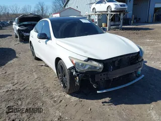 2014 Infiniti Q50 Premium with VIN JN1BV7AR0EM705870, listed as a IAAI auction lot 41610805 with 210,209 mi miles. Bid and sale history available at carsss.com. Image 1.