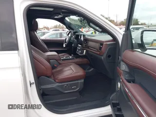 2023 Ford Expedition Max Limited z VIN 1FMJK2A86PEA55771, wystawiony jako IAAI lot #41290472 z przebiegiem 39 663 mil mil oraz . Historia ofert i sprzedaży dostępna na DreamBid. Obrazek 5.