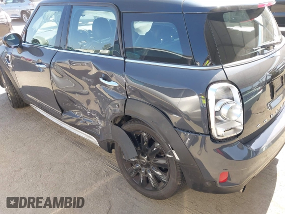 2019 MINI Countryman Cooper S with VIN WMZYT3C51K3E95266, listed as a IAAI auction lot 42531352 with 67,987 mi miles and . Bid and sale history available at DreamBid. Image 6.