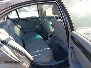 2002 BMW 3 Series 325xi z VIN WBAEU334X2PH85731, wystawiony jako IAAI lot #41678920 z przebiegiem 219 414 mil mil oraz . Historia ofert i sprzedaży dostępna na DreamBid. Obrazek 8.
