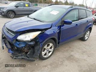 2013 Ford Escape SE z VIN 1FMCU9GX5DUD35239, wystawiony jako IAAI lot #41677245 z przebiegiem Nie podano mil oraz . Historia ofert i sprzedaży dostępna na DreamBid. Obrazek 17.