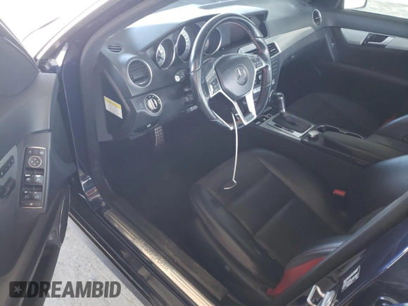2013 Mercedes-Benz C 250 Sport с VIN WDDGF4HB1DA751415, выставлен на аукционе Copart как лот 60833735 с пробегом Не указан миль и Списание • Salvage title. История ставок и продаж доступна на DreamBid. Изображение 8.