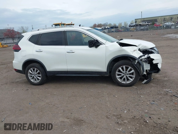 2019 Nissan Rogue SV with VIN KNMAT2MVXKP528443, listed as a IAAI auction lot 40556136 with 176,994 mi miles. Bid and sale history available at carsss.com. Image 13.