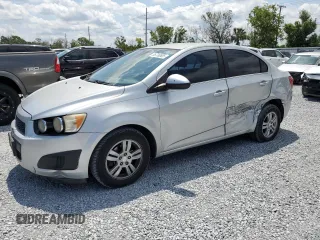 2012 Chevrolet Sonic LT z VIN 1G1JC5SH8C4221945, wystawiony jako Copart lot #55739505 z przebiegiem 172 258 mil mil oraz Szkoda całkowita • Salvage title. Historia ofert i sprzedaży dostępna na DreamBid. Obrazek 1.