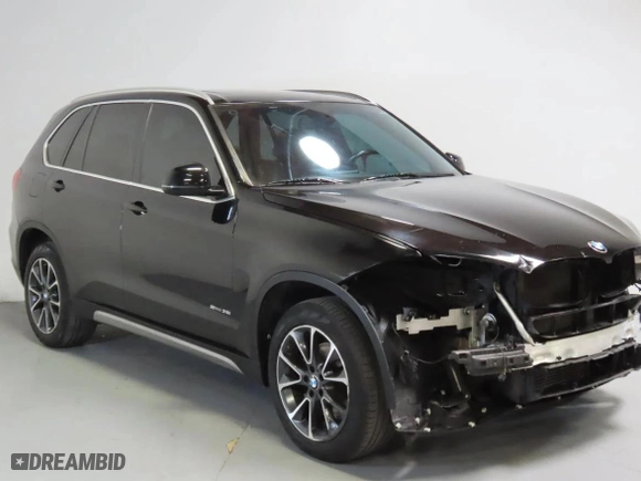 2017 BMW X5 sDrive35i with VIN 5UXKR2C39H0X03686, listed as a Copart auction lot 54441475 with 84,244 mi miles and Salvage Title. Bid and sale history available at carsss.com. Image 1.