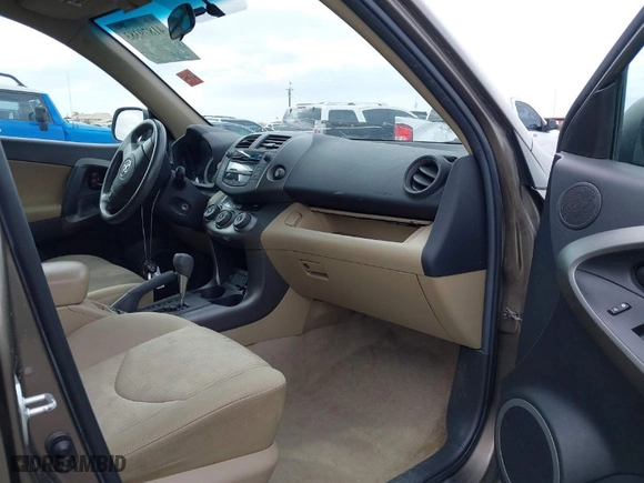 2011 Toyota RAV4 with VIN 2T3ZF4DV4BW077102, listed as a IAAI auction lot 41879383 with 195,208 mi miles. Bid and sale history available at carsss.com. Image 5.