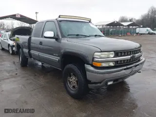 2000 Chevrolet Silverado 1500 LS with VIN 1GCEK19T6YE274790, listed as a IAAI auction lot 41560358 with 244,940 mi miles. Bid and sale history available at carsss.com. Image 1.