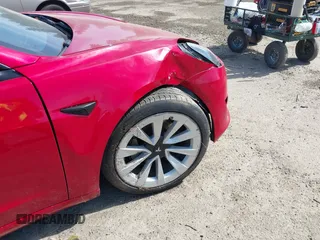 2022 Tesla Model 3 Long Range z VIN 5YJ3E1EB5NF174606, wystawiony jako IAAI lot #42463894 z przebiegiem 36 677 mil mil oraz . Historia ofert i sprzedaży dostępna na DreamBid. Obrazek 19.