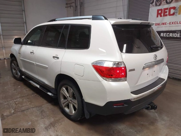 2011 Toyota Highlander Limited with VIN 5TDYK3EHXBS031334, listed as a IAAI auction lot 41521311 with 134,230 mi miles. Bid and sale history available at carsss.com. Image 3.