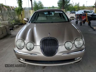 2003 Jaguar S-Type z VIN SAJEA01U53HM58399, wystawiony jako Copart lot #62006044 z przebiegiem 86 841 mil mil oraz Szkoda całkowita • Salvage title. Historia ofert i sprzedaży dostępna na DreamBid. Obrazek 5.