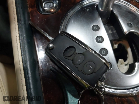 2006 Bentley Flying Spur с VIN SCBBR53W06C035420, выставлен на аукционе IAAI как лот 41648388 с пробегом 122 142 миль миль и . История ставок и продаж доступна на DreamBid. Изображение 11.