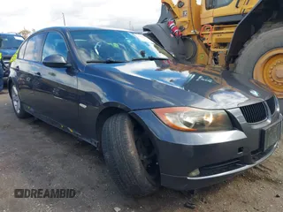 2006 BMW 3 Series 325i with VIN WBAVB13566PT05917, listed as a IAAI auction lot 41720273 with 171,686 mi miles. Bid and sale history available at carsss.com. Image 1.