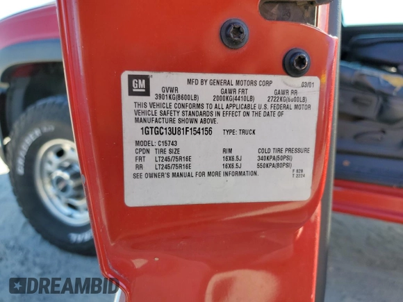 2001 GMC Sierra 1500HD SLE z VIN 1GTGC13U81F154156, wystawiony jako Copart lot #75496844 z przebiegiem 209 902 mil mil oraz Szkody całkowita. Historia ofert i sprzedaży dostępna na DreamBid. Obrazek 12.