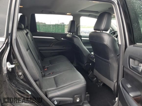 2018 Toyota Highlander SE с VIN 5TDKZRFH6JS530651, выставлен на аукционе Copart как лот 61350945 с пробегом 99 561 миль миль и Списание • Salvage title. История ставок и продаж доступна на DreamBid. Изображение 11.