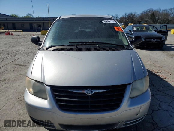 2005 Chrysler Town & Country with VIN 1C4GP45R15B331240, listed as a Copart auction lot 49814155 with 326,505 mi miles and Clean Title. Bid and sale history available at carsss.com. Image 5.