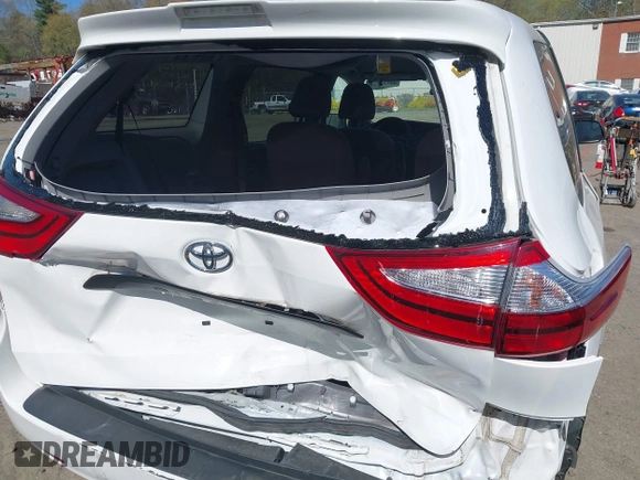 2019 Toyota Sienna L с VIN 5TDZZ3DC4KS015569, выставлен на аукционе IAAI как лот 42114405 с пробегом 101 476 миль миль и . История ставок и продаж доступна на DreamBid. Изображение 6.