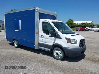 2015 Ford Transit z VIN 1FDBF8ZM8FKB32234, wystawiony jako IAAI lot #42612364 z przebiegiem 189 563 mil mil oraz . Historia ofert i sprzedaży dostępna na DreamBid. Obrazek 1.