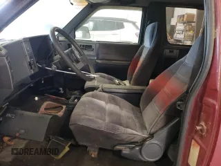 1990 Chevrolet Blazer z VIN 1GNCT18Z3L0102885, wystawiony jako Copart lot #89399875 z przebiegiem 176 063 mil mil oraz Szkoda całkowita • Salvage title. Historia ofert i sprzedaży dostępna na DreamBid. Obrazek 7.